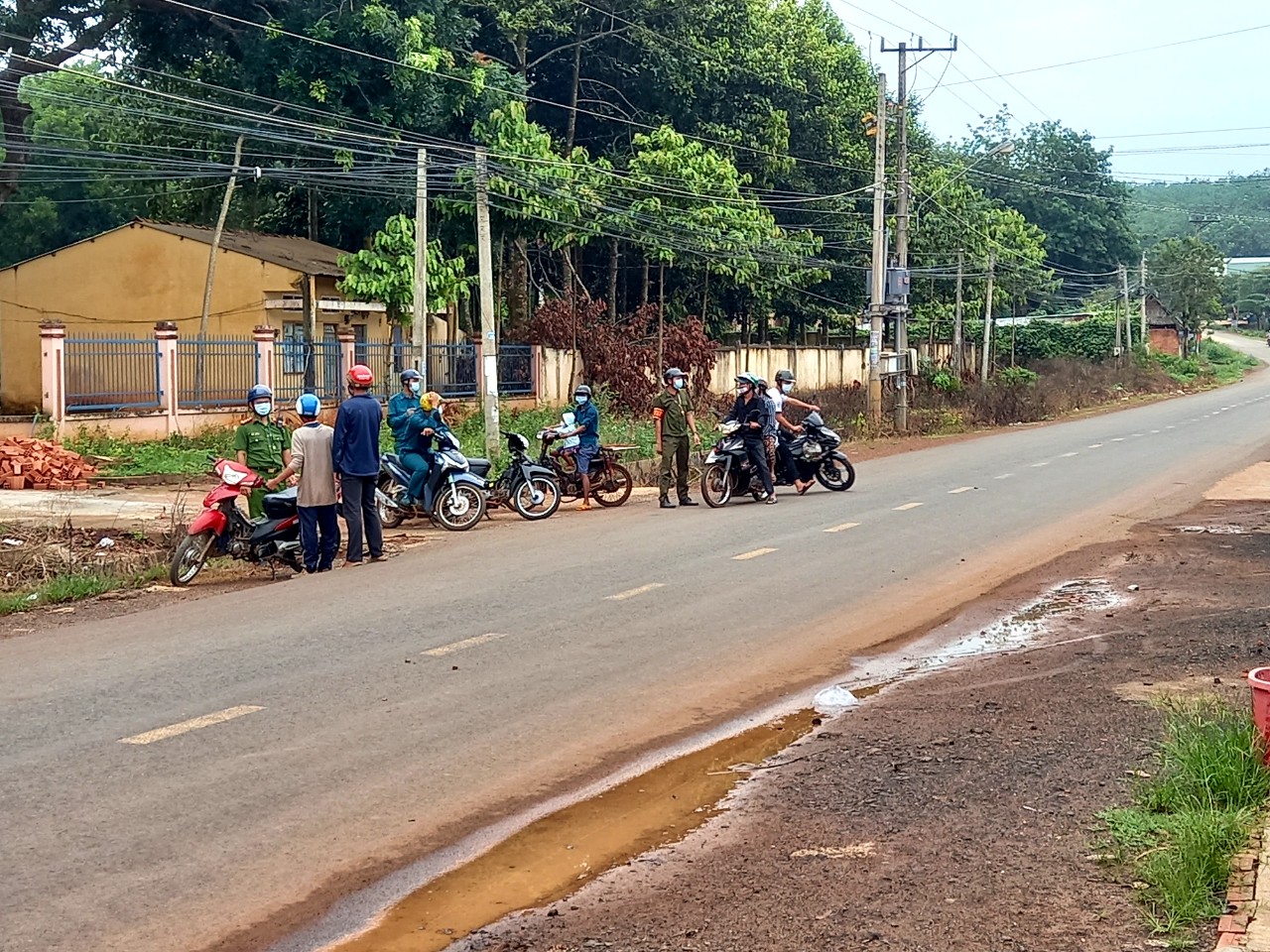 XỬ LÝ VI PHẠM TRONG CÔNG TÁC PHÒNG CHỐNG DỊCH COVID -19